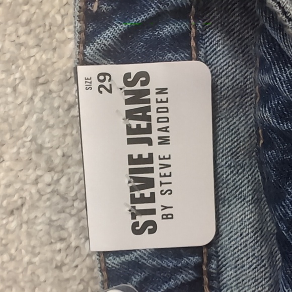 NWT!! Steve Madden Distressed Mid Rise  Wide-Leg Barrel Jeans - Picture 5 of 8